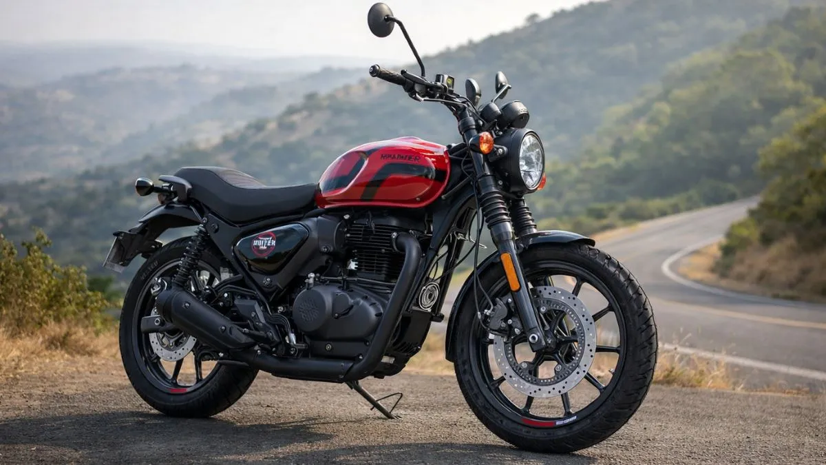 Royal Enfield Hunter 350 Dapper Grey ने मचा दिया धमाल! स्टाइल, दमदार इंजन और नए अपडेट्स ने बना दिया युवाओं की फेवरेट बाइक